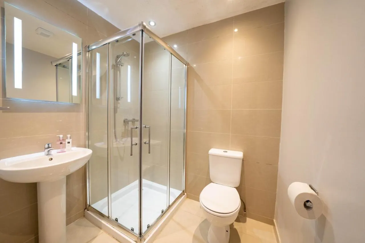 Family Apartment Sleeps 6 In Botanic Queens Area Белфаст